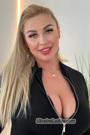 223104 - Viktoriia Age: 41 - Ukraine