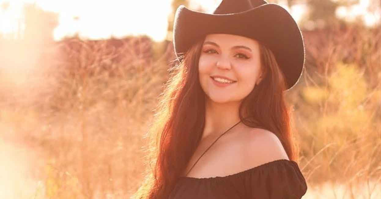 dating in ukraine-cowboy hat